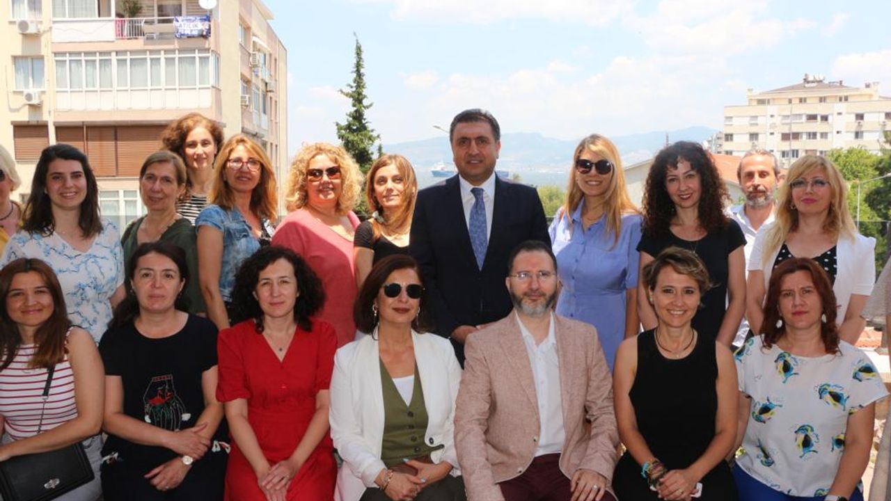 İzmir’de ‘İngilizce Öğretmenleri Atölyesi’ düzenledi