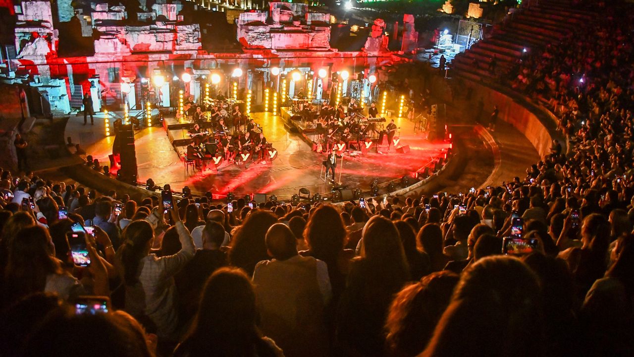 Yalın'dan Efes’te 5 bin kişilik konser