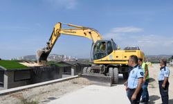 Kuşadası'nda kaçak yapılaşmayla mücadele sürüyor