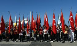 Kuşadası’nı Cumhuriyetin 100. yıl coşkusu sardı