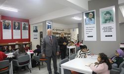 Başkan Atay Kitap Kafe'de çocuklarla buluştu