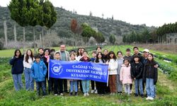 Kuşadası Belediyesi’nden ÇYDD’li öğrencilere karne hediyesi