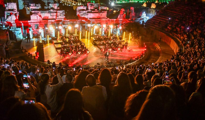 Yalın'dan Efes’te 5 bin kişilik konser